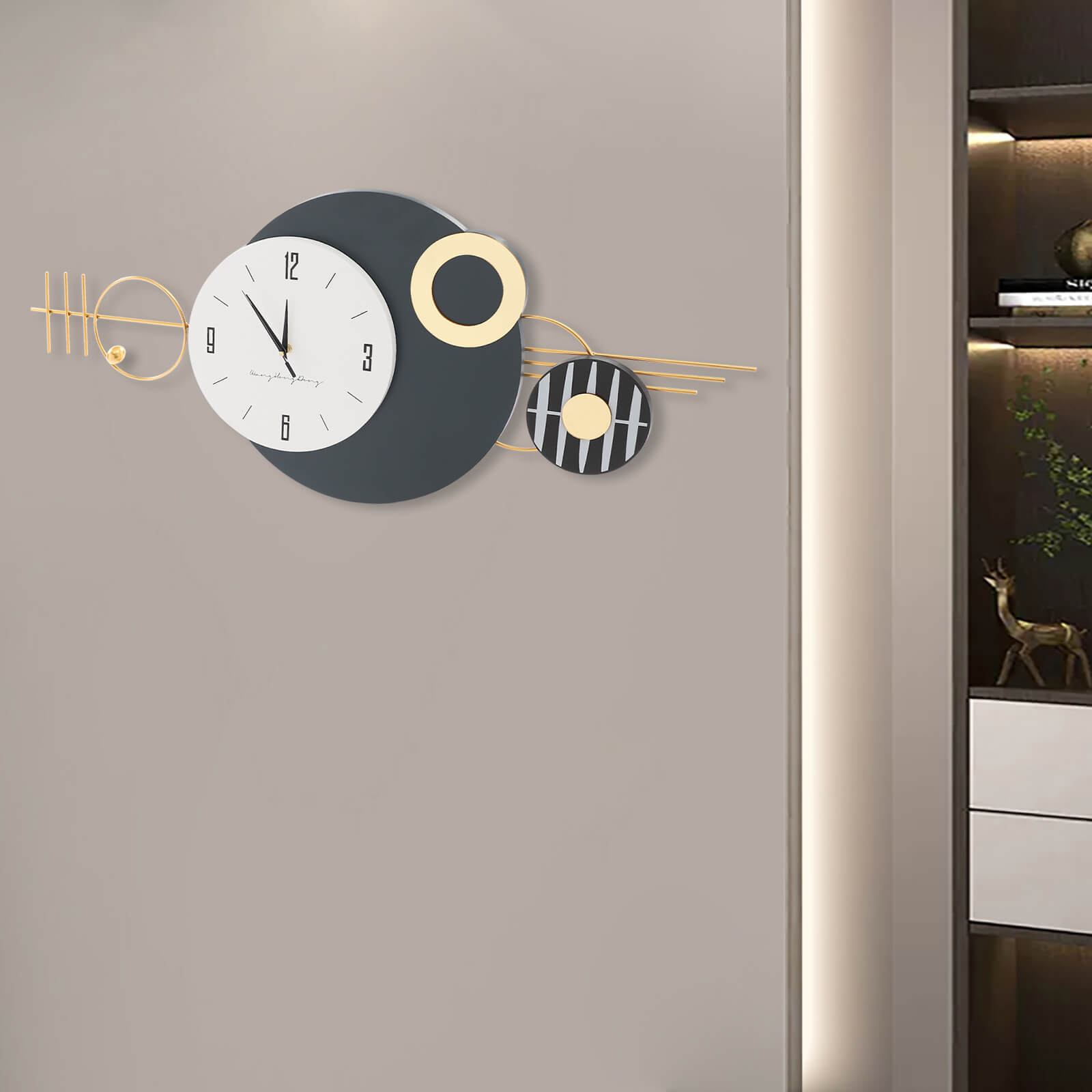 Wall Clock, Modern Decorative Art Clock, Battery Powered Metal Wall Decor Clock for Bedroom Kitchen Office Indoor