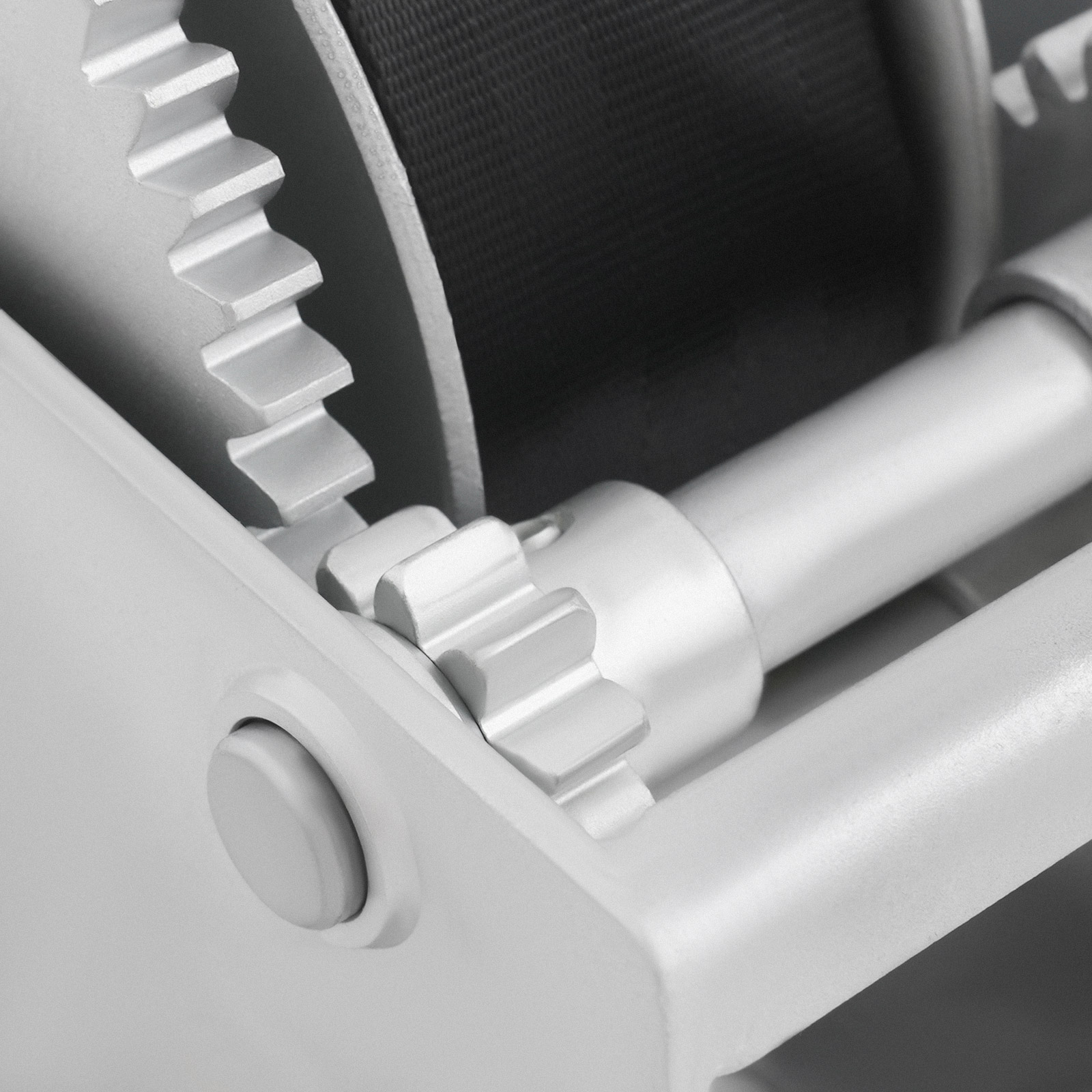 Hand Winch with Dacromet Process, Hand Winch with 3 Gear Ratios, 3300 lbs Hand Winch with Locking Function